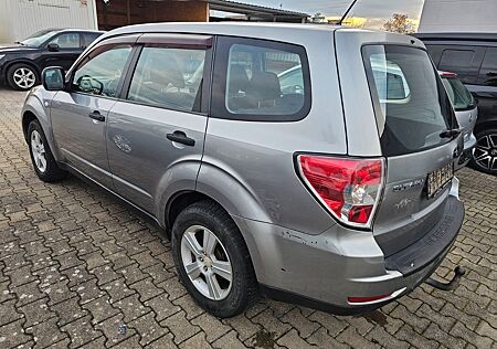 Subaru Forester Active 4x4*AHK*TEMP*AC*TÜV bis 5/2026
