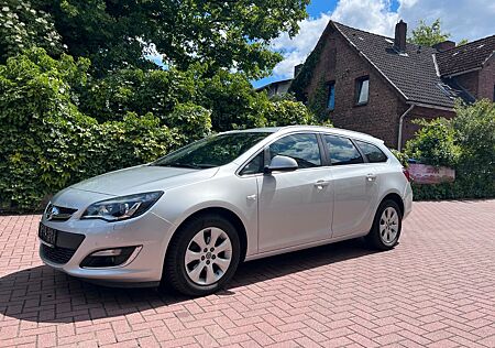 Opel Astra J Sports Tourer Exklusiv Automatik