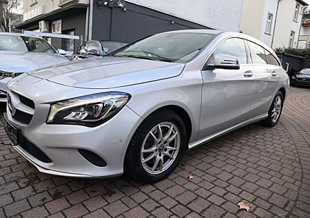 Mercedes-Benz CLA 200 Shooting Brake LED-Scheinwerfer/Navi