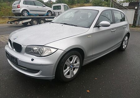 BMW 118i "Tüv und Au neu"El. Sitze Vorne, Xenon"