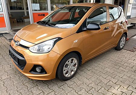 Hyundai i10 blue Classic Allwetterreifen Inspektion fris