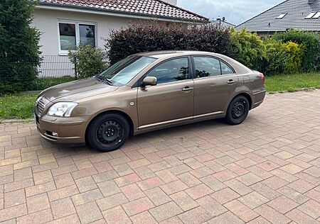 Toyota Avensis 1.8 Fließheck Rentnerfahrzeug