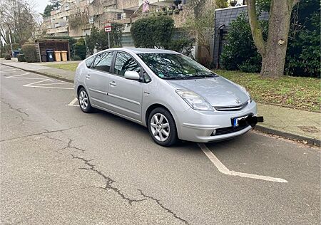 Toyota Prius 1.5-l-VVT-i Sol inkl. Travel-Paket Sol...