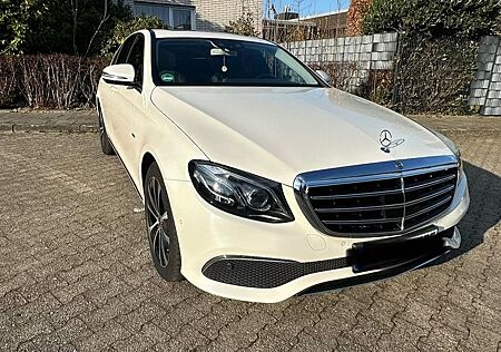 Mercedes-Benz E 350 E350e Plug-in Hybrid Exclusive & Luxury Edition