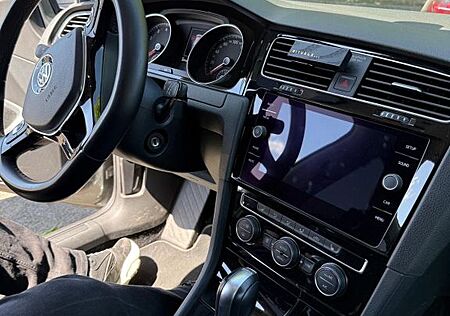 VW Golf Volkswagen 1.5 TSI ACT DSG Highline Highline