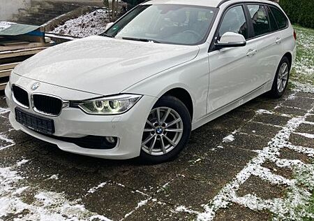 BMW 318d Touring - Schekh./Bi-Xenon 8 fach Bereift