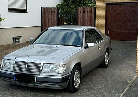 Mercedes-Benz 220 CE