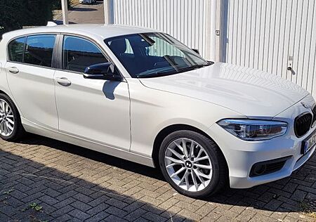 BMW 120d xDrive Sport Line - AHK - Keyless -