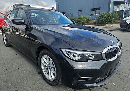 BMW 318D ADVANTAGE * NAVIGATION * ALU * LED