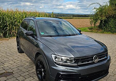 VW Tiguan Volkswagen 2.0 TDI R-Line 240 PS Bi-Turbo DSG 4M