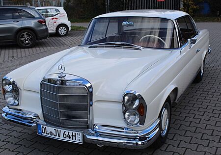 Mercedes-Benz 220 W 111 SEB Coupe