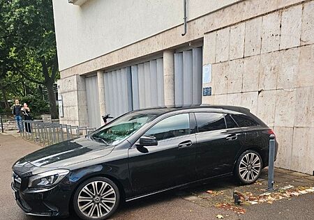 Mercedes-Benz CLA 220 Shooting Brake CLA 220 d DCT Shootin...