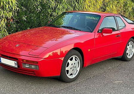 Porsche 944 S2