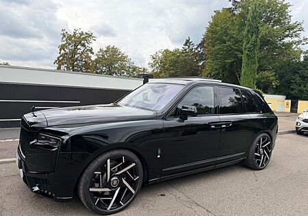 Rolls-Royce CULLINAN THEATER/BESPOKE/BLACK BADGE CARBON