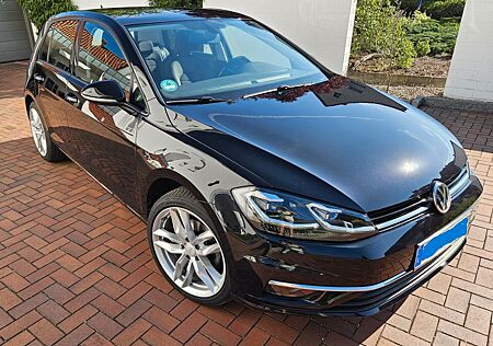 VW Golf Volkswagen VII 1.5 TSI ACT DSG LED Highline AHK TÜV ne