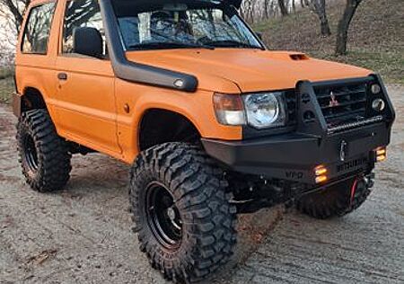Mitsubishi Pajero 2,5 TD -