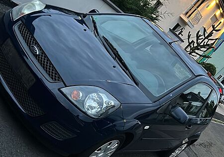 Ford Fiesta 1,3 51 kW Style TÜV NEU Reifen NEU