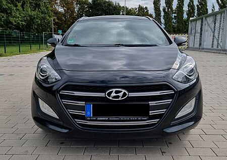 Hyundai i30 cw 1.6 GDI DCT PASSION BLUE