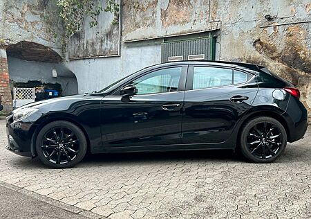 Mazda 3 Lim. Center-Line