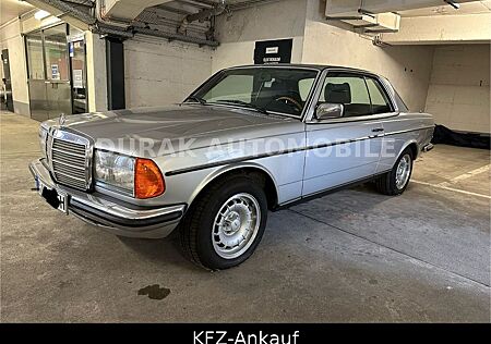 Mercedes-Benz CE 280 Coupe , W123 , SEHR SAUBER , H-ZULASSUNG