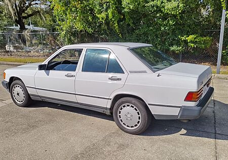 Mercedes-Benz 190 190D ** USA ** Version
