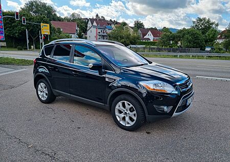 Ford Kuga 2,0 TDCi 4x4 Titanium,Pano,AHK,Navi,Sitzhei