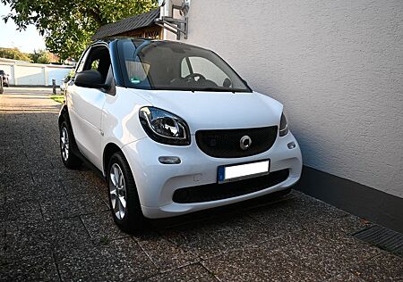 Smart ForTwo EQ Navi Sitzheizung Panoramadach
