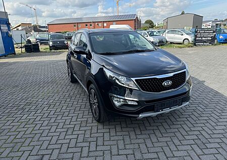 Kia Sportage Spirit 4WD+kamera+SHZ+Panorma-Dach+NavI