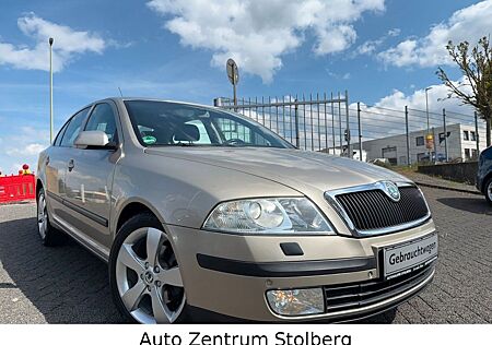 Skoda Octavia Lim. Elegance Leder-Xenon-PDC Tüv Neu