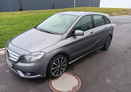 Mercedes-Benz B 180 CDI DCT -