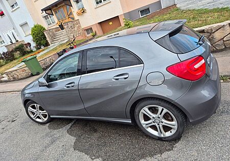Mercedes-Benz A 250 Standheizung/ Soundsystem/ Anhängerkupplun