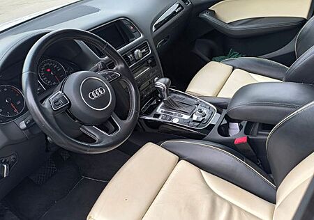 Audi Q5 2.0 TFSI tiptronic quattro -