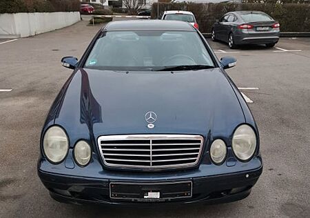 Mercedes-Benz CLK 320