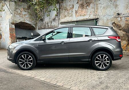 Ford Kuga Titanium*Automatik*4x4*Panoramadach*