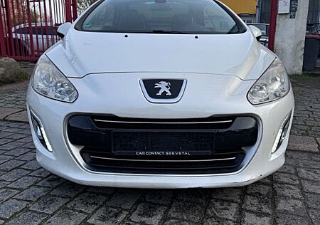 Peugeot 308 CC Allure 155 THP*Leder*Navi*PDC*