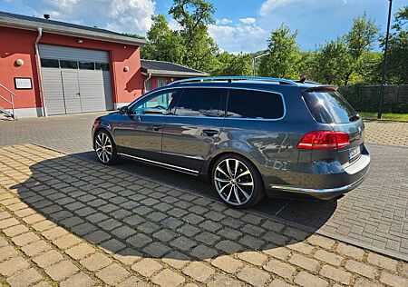VW Passat Variant Volkswagen 2.0 TDI DPF DSG 125kW Highlin...