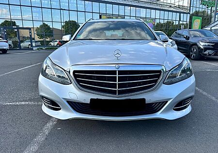 Mercedes-Benz 220