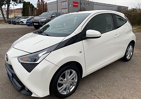 Toyota Aygo (X) Aygo -play club -EURO 6-KAMERA-TÜV NEU