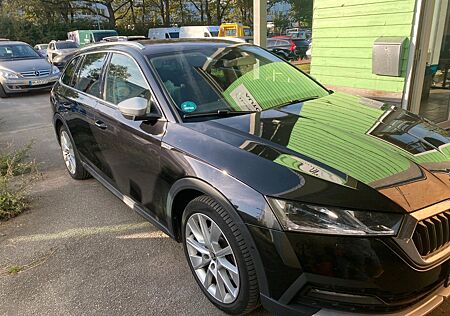 Skoda Octavia Combi Scout 4x4 DAB HUD 1 Hand