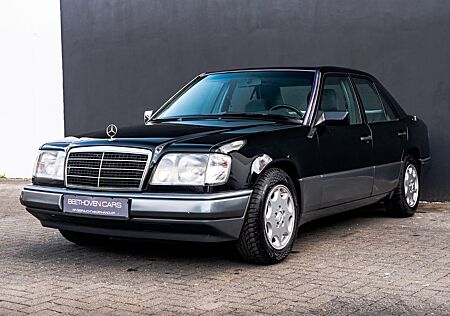 Mercedes-Benz E 220 H Kennzeichen TRAUMWAGEN