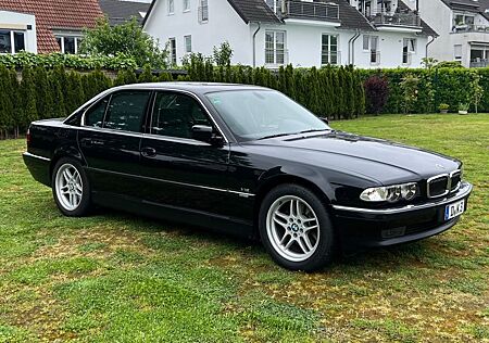 BMW 750i