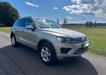 VW Touareg Volkswagen V6 TDI 4Motion Terrain Tech | AHK | L
