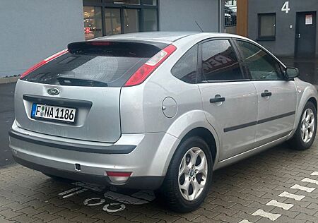 Ford Focus 1,6 Connection Connection