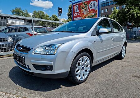 Ford Focus 1.6 Ghia KLIMA-XENON-SHZ-TÜV NEU