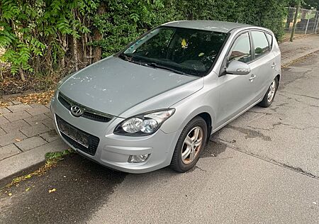 Hyundai i30 blue 1.6 Comfort~Klimaautomatik~PDC~LPG