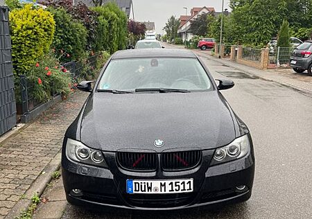 BMW 325i -