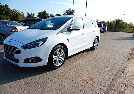 Ford S-Max Titanium