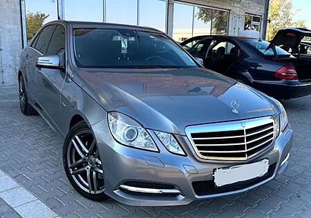 Mercedes-Benz E 350 BlueTEC AVANTGARDE Autom. AVANTGARDE