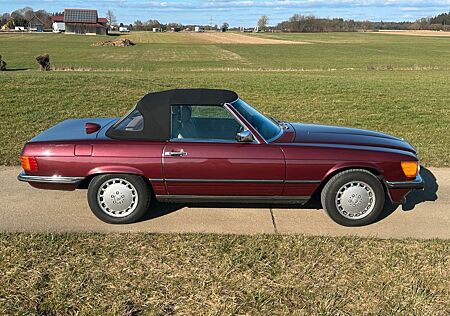 Mercedes-Benz SL 560