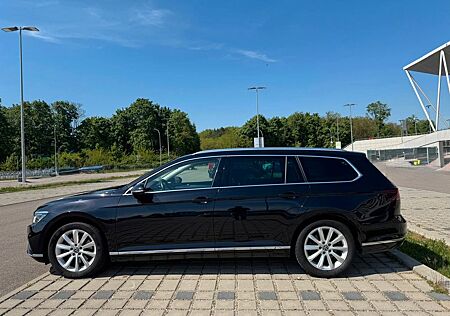 VW Passat Variant Volkswagen 2.0 TDI SCR DSG Elegance Vari...